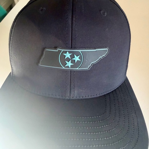 Black Cap with Tennessee State Emblem - Picture 2 of 8